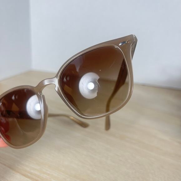 Ray-Ban RB4305 6166/13 Phantos Polished Beige Sunglasses READ 52-20-150 main image 9